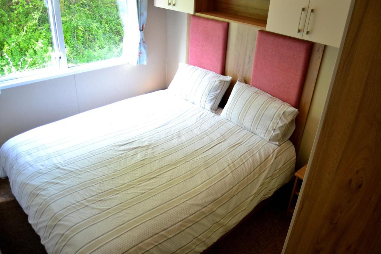 Hele Valley Holiday Park Ilfracombe Exterior foto